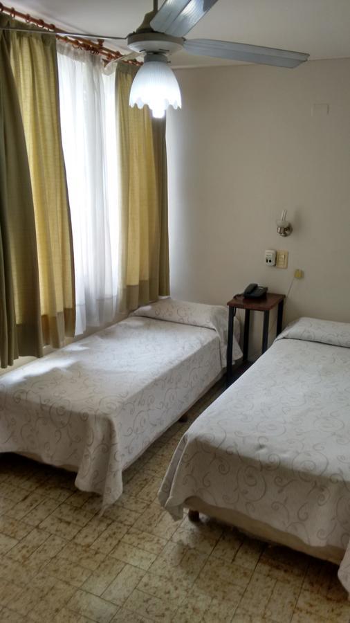 Hotel Necochea Мендоса Екстер'єр фото