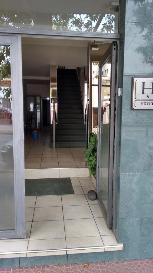 Hotel Necochea Мендоса Екстер'єр фото