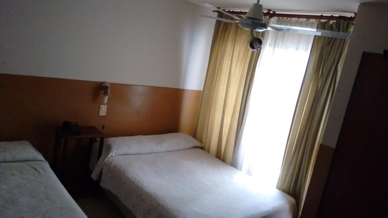 Hotel Necochea Мендоса Екстер'єр фото