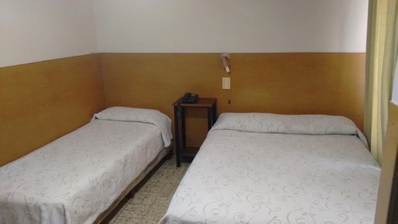 Hotel Necochea Мендоса Екстер'єр фото