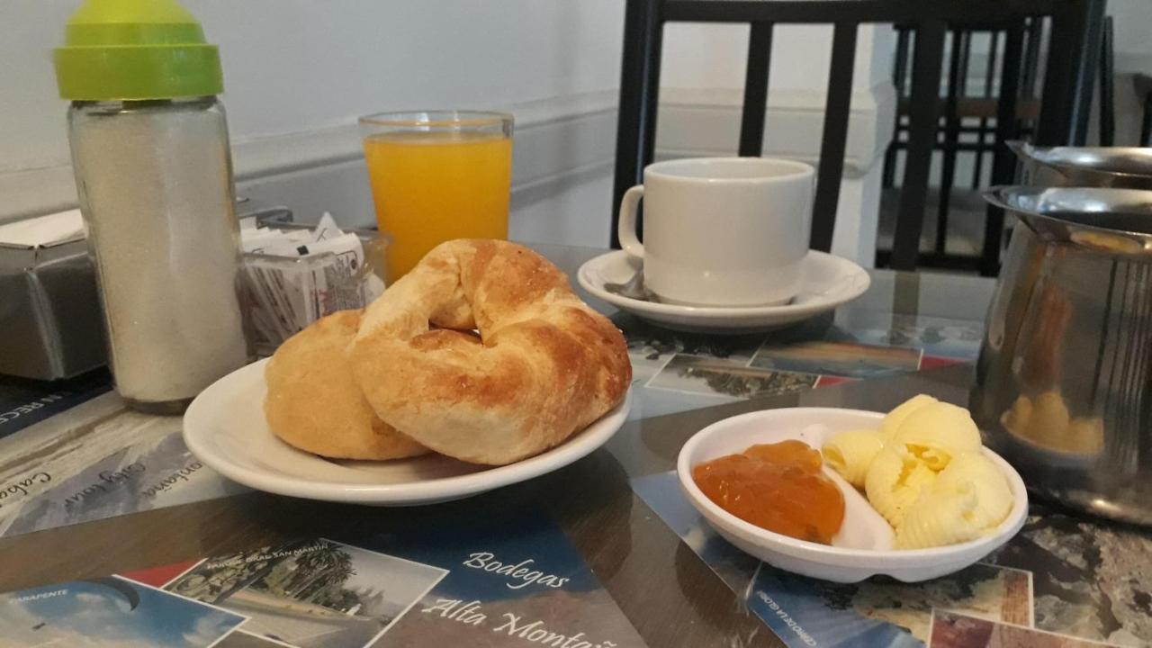 Hotel Necochea Мендоса Екстер'єр фото